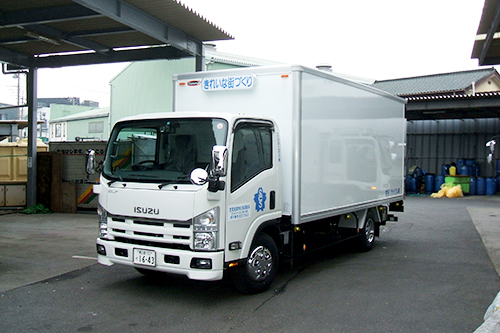産業廃棄物収集車（コンテナ装着）
