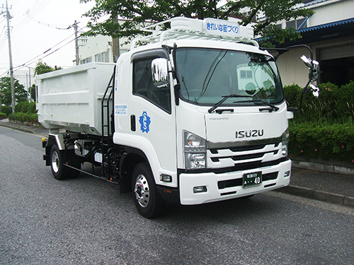 産業廃棄物収集車（コンテナ装着）